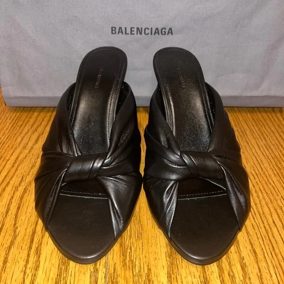 Balenciaga Drapy‎ Leather Mules - Picture 3 of 8